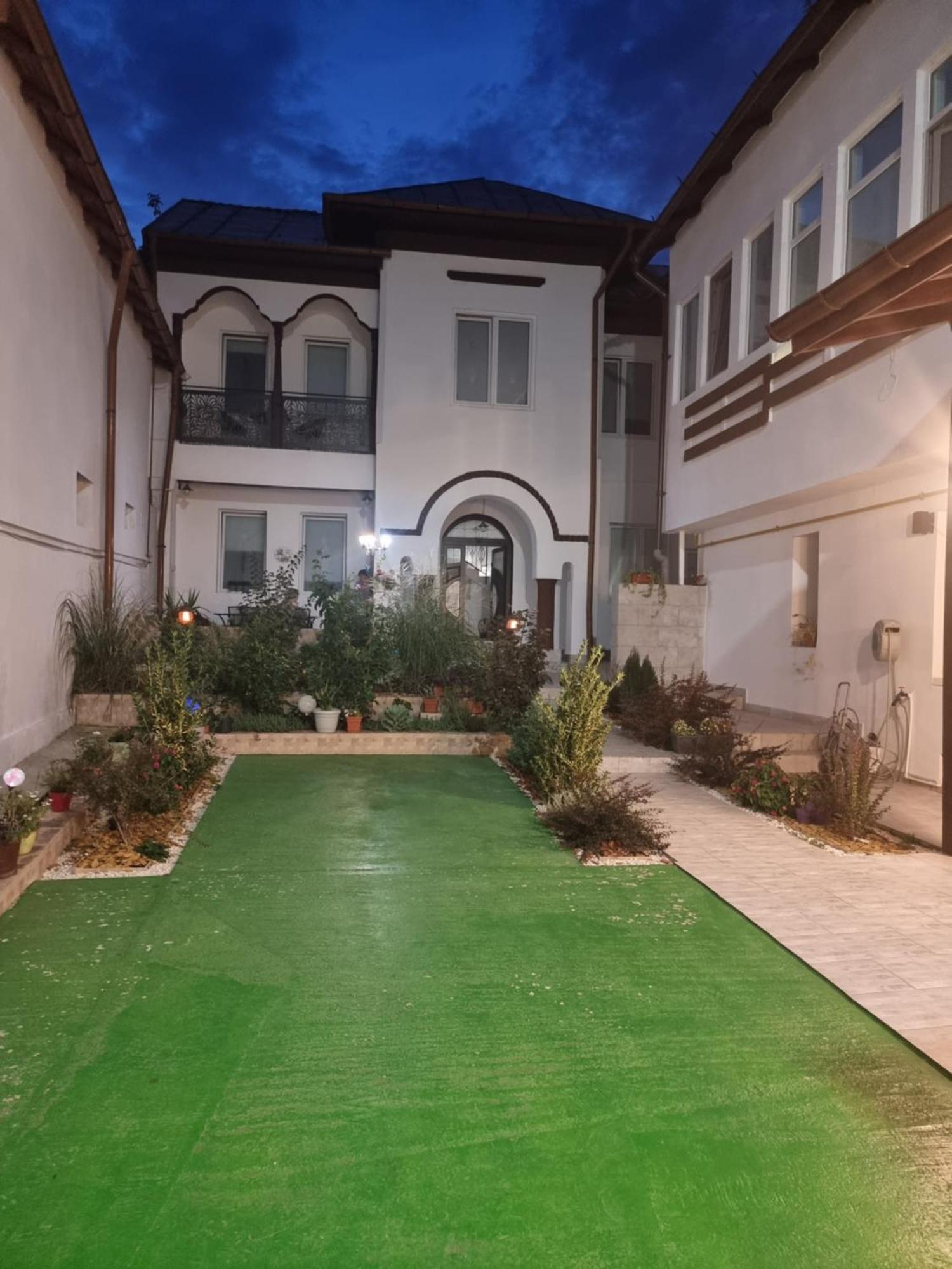 Casa Musceleana Hotel Câmpulung Exterior foto