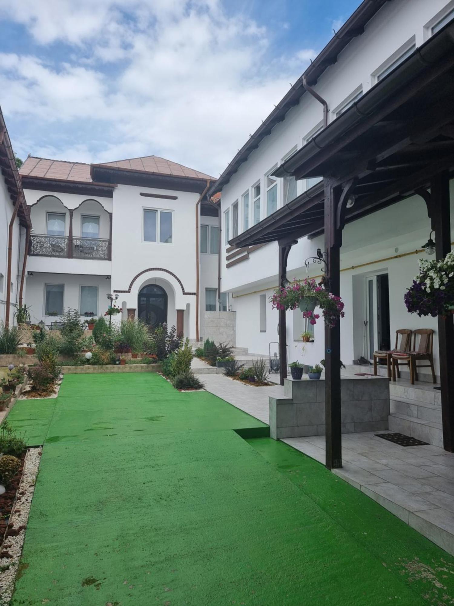 Casa Musceleana Hotel Câmpulung Exterior foto